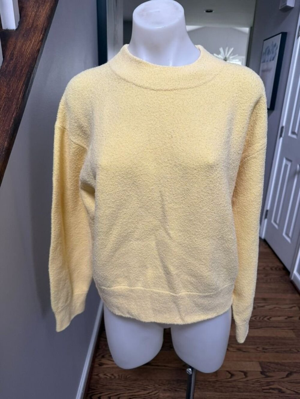 Vince Boucle Yellow Sweater Size Small